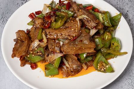 Свинина с луком-пореем