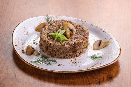 Гречка с грибами и луком