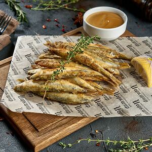 Корюшка в хрустящей корочке с соусом тартар