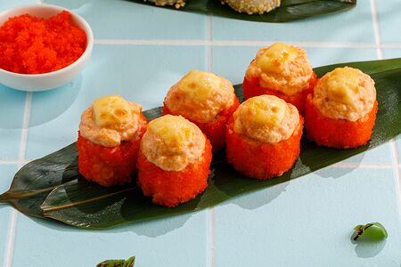 Запеченный ролл с лососем