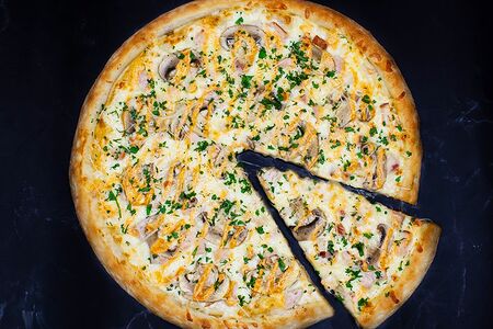 Пицца Грибная с курицей большая