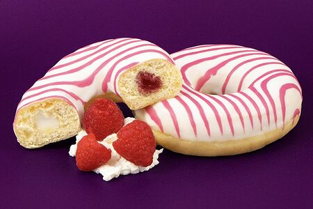 Пончик ЧизДон с начинкой из малины и творожного сыра