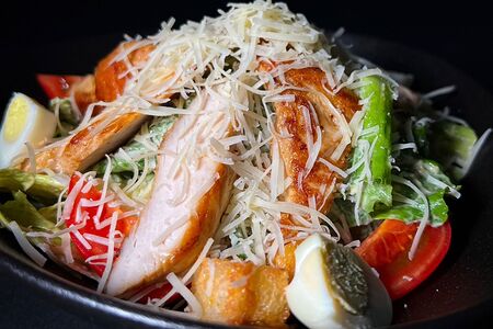 Цезарь с курицей