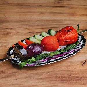 Шашлык на палочке с овощами