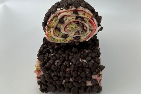 Молочно-клубничный в шоколаде