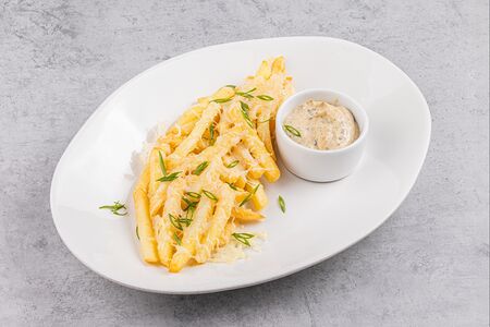 Картофель фри с трюфельным соусом