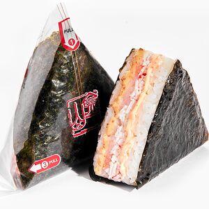 Онигири с креветкой