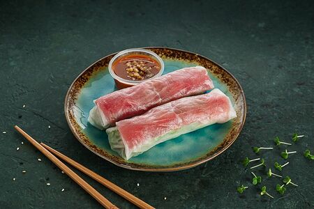 Спринг-ролл с тунцом