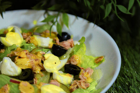 Салат с тунцом