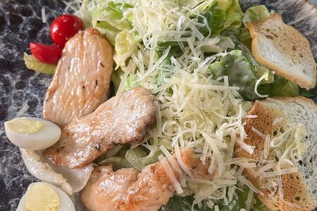 Цезарь с курицей