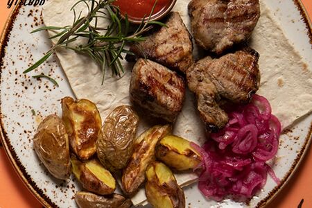 Шашлык из cвинoй шеи