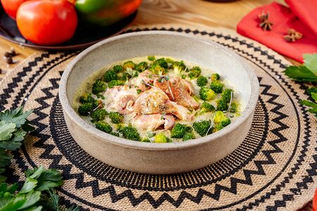 Сациви с кроликом и хрустящими брокколи