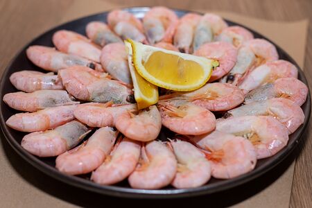 Креветки отварные