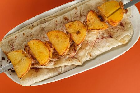 Картофель на мангале