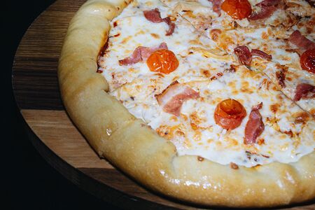 Пицца с сырными бортами