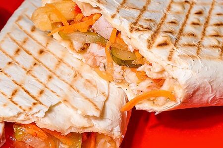 Пекин со свининой (сладкий чили)