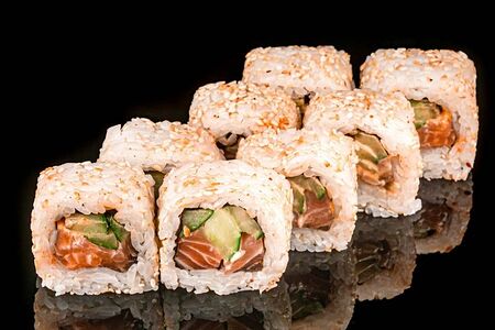 Ролл Спайси лосось