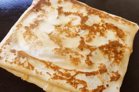 Блин с грибами в сливочном соусе