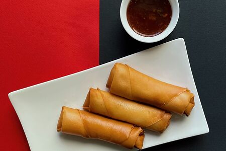 Жаренные спринг-роллы с курицей и креветкой