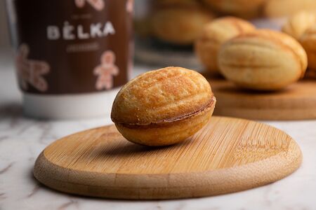 Орешек с вареной сгущенкой