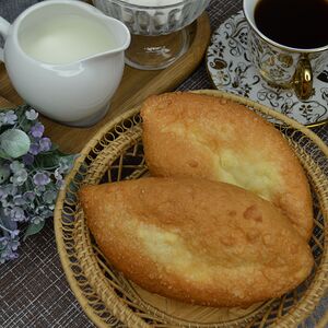 Пирожок лук-яйцо