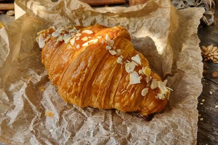 Круассан сливочно-карамельный