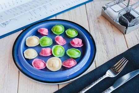 Цветные пельмени с курицей