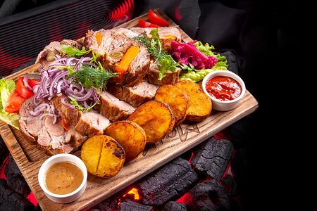 Фирменная буженина на компанию