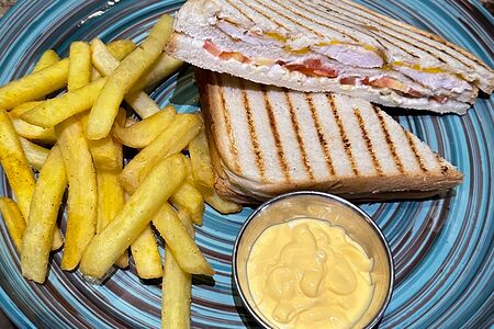 Сэндвич с курицей и сыром