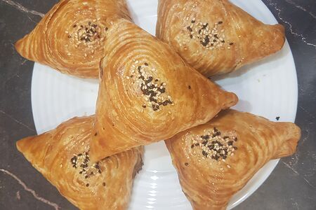 Самса с рубленой говядиной