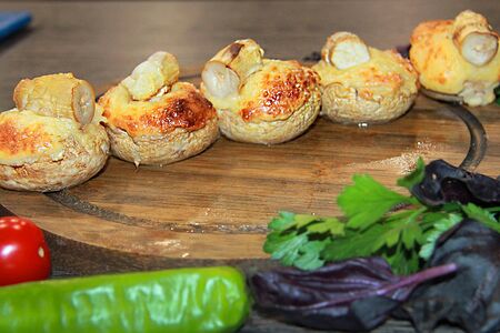 Шампиньоны с сыром