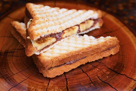 Сэндвич с пастой Nutella и бананом