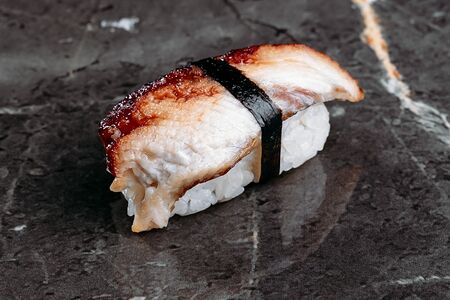 Угорь нигири