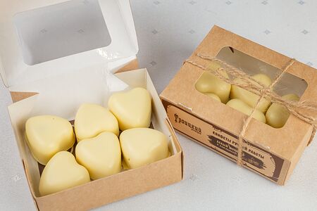 Конфеты из белого молочного шоколада с вишней