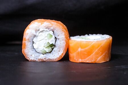 Ролл Филадельфия с огурцом