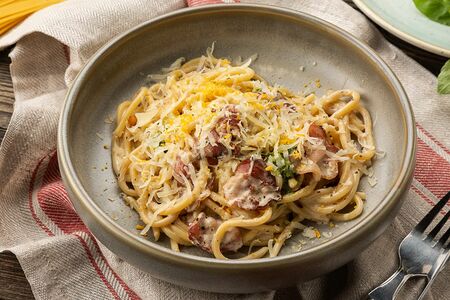 Спагетти Карбонара на белом вине