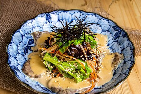 Теплый салат с говядиной