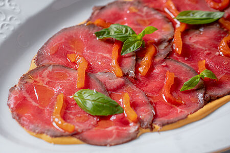 Вителло тоннато кимчи