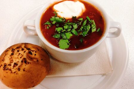 Борщ с пампушками