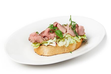 Брускетта с ростбифом