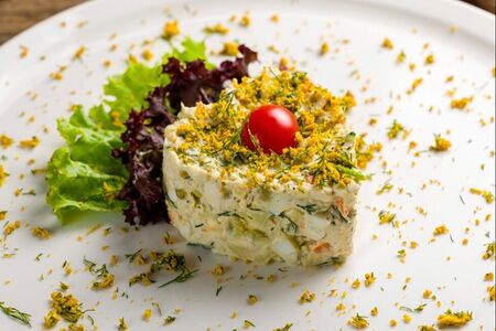 Салат Оливье с курицей