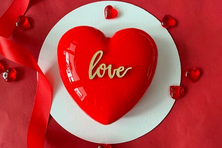 Муссовый торт сердце Love красный 500гр