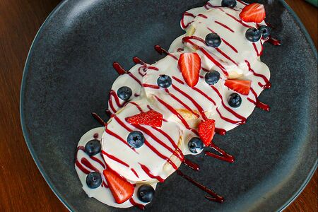 Сырники с малиновым соусом