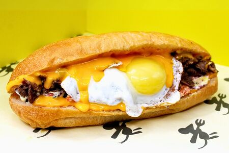 Чизстейк брекфаст со свининой