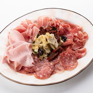 Мясная нарезка