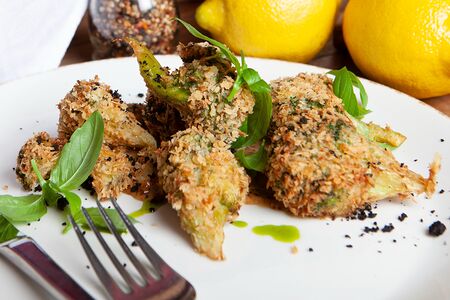 Брокколи в темпуре с кунжутом