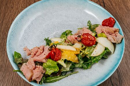 Салат с ростбифом и апельсином