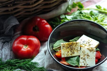 Салат с домашним сыром