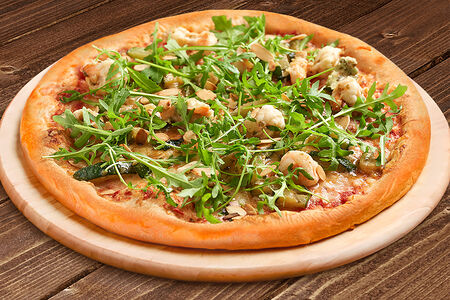 Пицца с цукини и креветками 30 см на тонком тесте