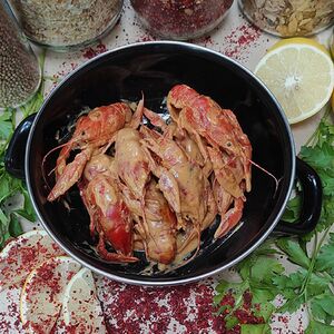 Раки обжаренные в соусе Том-ям средние (25-32 шт. в кг.)